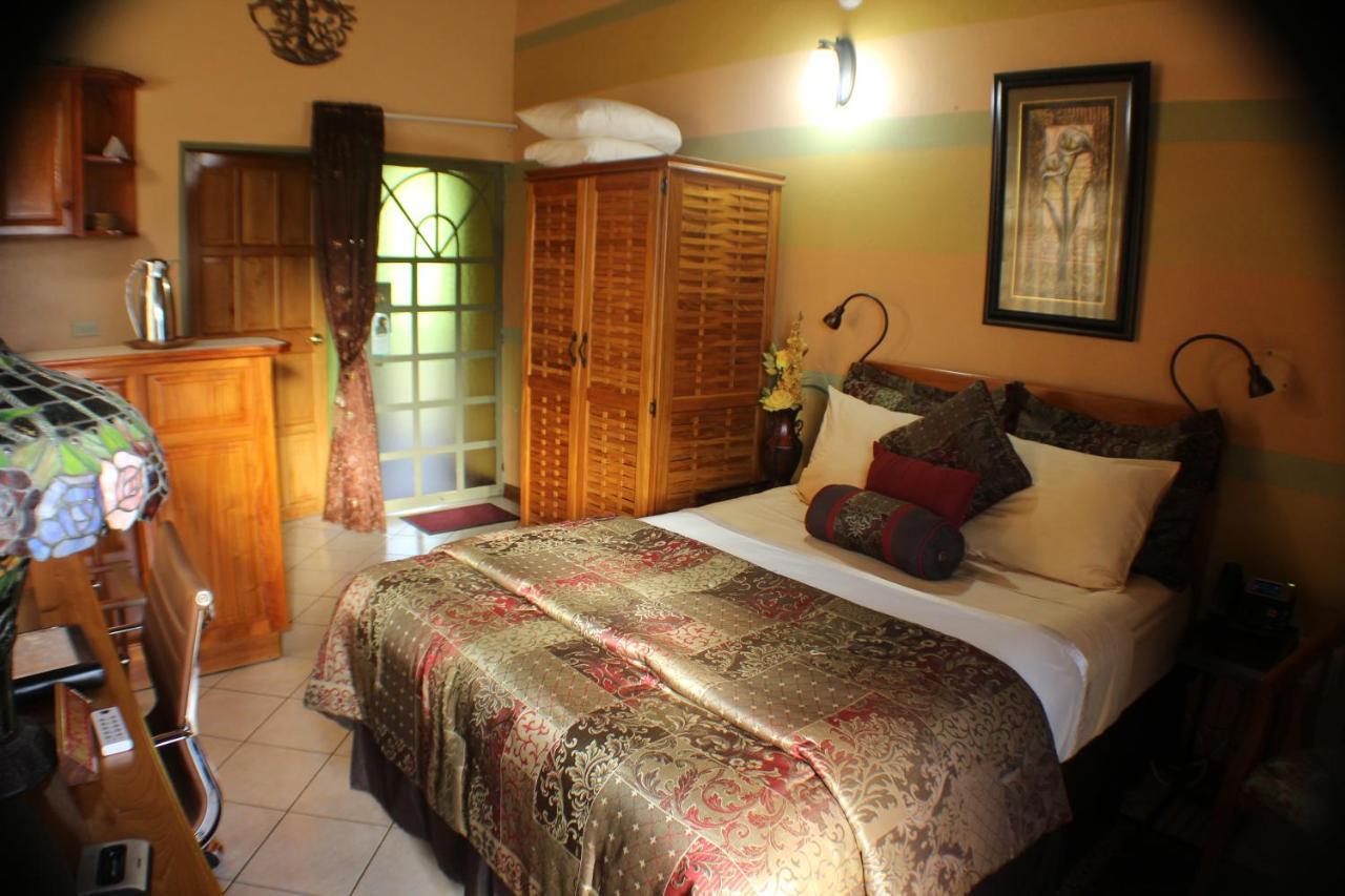 Native Abode Bed & Breakfast Bon Accord Village Eksteriør bilde