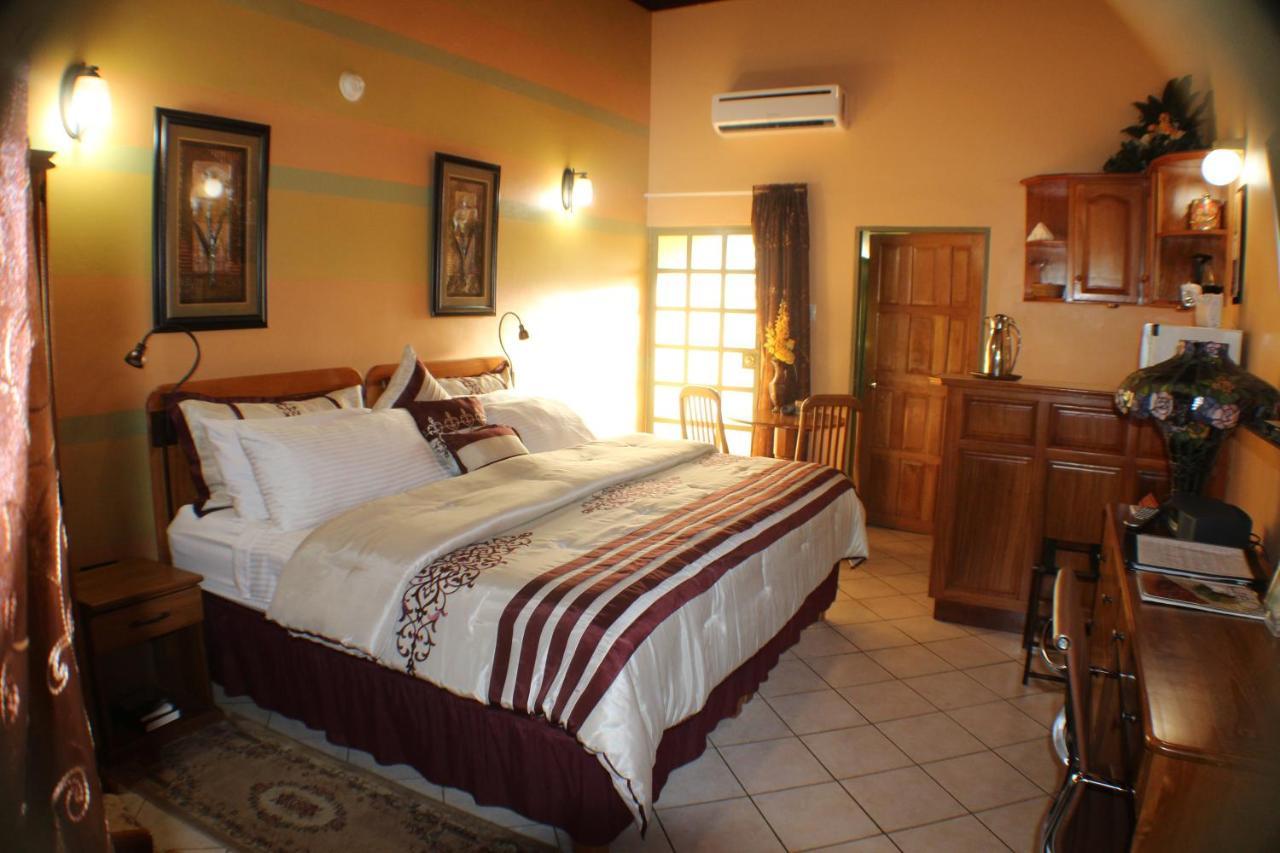 Native Abode Bed & Breakfast Bon Accord Village Eksteriør bilde
