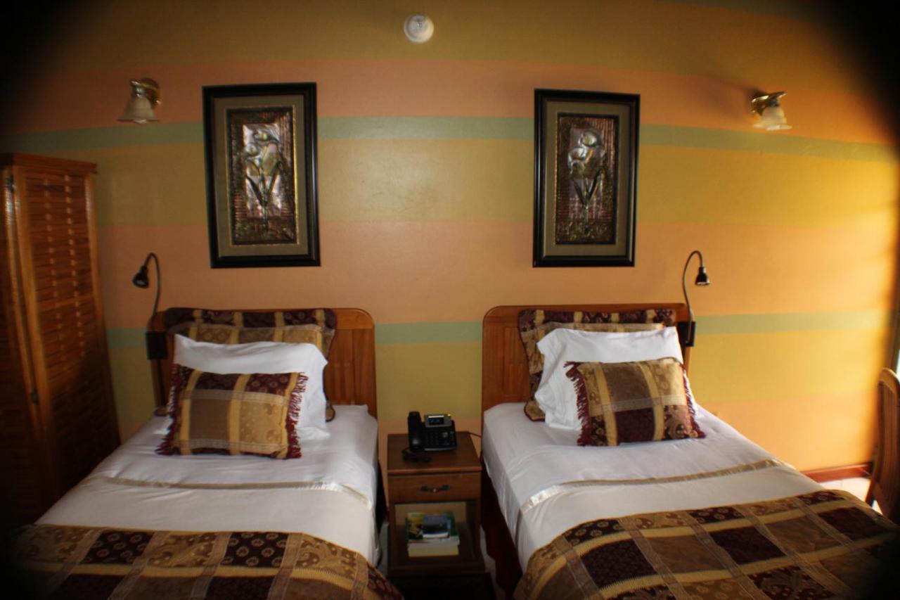 Native Abode Bed & Breakfast Bon Accord Village Eksteriør bilde